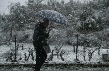 Καιρός σήμερα: Χιόνια και πτώση της θερμοκρασίας την Τετάρτη