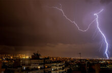Κεραυνός - νυχτερινή καταιγίδα