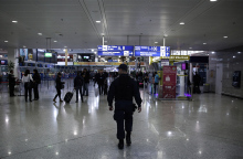 Αστυνομικός στο αεροδρόμιο