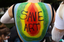 Παράσταση διαμαρτυρίας στο κέντρο της Αθήνας για την καλλιτεχνική εκπαίδευση