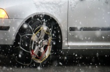 Κακοκαιρία «Μπάρμπαρα»: Ουρές στα καταστήματα που πουλούν αντιολισθητικές αλυσίδες