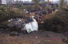 Συντρίμμια από το αεροσκάφος που συνετρίβη στο Νεπάλ