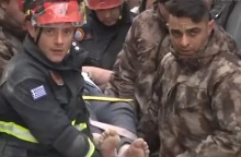 Σεισμός στην Τουρκία: Η ΕΜΑΚ διέσωσε ένα 6χρονο κοριτσάκι κι έναν 50χρονο από τα χαλάσματα στην πόλη Χατάι