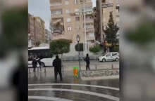 Πολυκατοικία στην επαρχία Σανλιούρφα της Τουρκίας καταρρέει μετά τον σεισμό