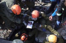 Σεισμός στην Τουρκία: Οργή για τον12ωρο αποκλεισμό πρόσβασης στο Twitter κατά τις κρίσιμες ώρες που άνθρωποι προσπαθούν να βρουν τα αγαπημένα τους πρόσωπα