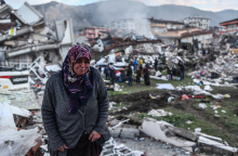 Σε απόγνωση βρίσκονται εκατοντάδες χιλιάδες άνθρωποι που έμειναν άστεγοι λόγω των σεισμών στην Τουρκία και τη Συρία