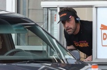 Μπεν Άφλεκ: Το διαφημιστικό σποτ αλυσίδας καφέ έκλεψε τις εντυπώσεις στο Super Bowl 