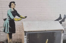 Η τοιχογραφία του Banksy για την ενδοοικογενειακή βία