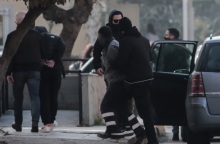 Βιασμός 12χρονης στον Κολωνό: Ελεύθερος με τους περιοριστικούς όρους ο ένας αλλοδαπός