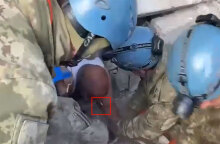 Με το τσιγάρο στο στόμα απεγκλωβίστηκε ζωντανός άνδρας στην Τουρκία μετά τον σεισμό