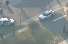 Δυνάμεις της αστυνομίας στο σημείο όπου σημειώθηκε η επίθεση ενόπλου στη Φλόριντα