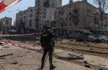 Εικόνα καταστροφής μετά τον ρωσικό βομβαρδισμό στο Κίεβο