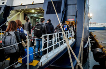 Αναχώρηση εκδρομέων με πλοίο για το τριήμερο