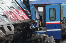 Βαγόνια από το μοιραίο τρένο στα Τέμπη