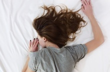 Πόσο πρέπει να κοιμόμαστε για την καλύτερη άμυνα στις λοιμώξεις