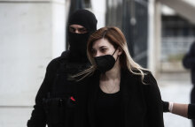 Η Ρούλα Πισπιρίγκου οδηγείται στη δίκη