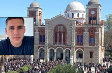 Η κηδεία του Τάσου Κουτσόπουλου στην Καρδίτσα, ενός εκ των θυμάτων της τραγωδίας στα Τέμπη με τη σύγκρουση τρένων