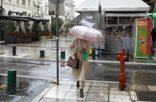 Καιρός αύριο: Τοπικές βροχές με μικρή άνοδο της θερμοκρασίας την Τετάρτη