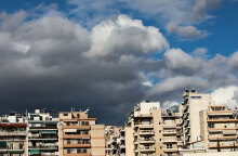 Σύννεφα πάνω από την Αθήνα