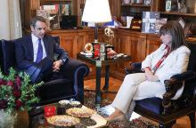 Κυριάκος Μητσοτάκης και Κατερίνα Σακελλαροπούλου σε συνάντηση στο Προεδρικό Μέγαρο