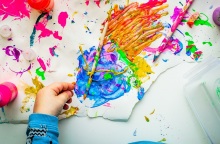 Παιδική ζωγραφική: Τι βλέπουν οι μεγάλοι στις ζωγραφιές των παιδιών