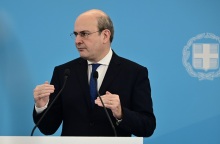 Κατώτατος μισθός: Οι ανακοινώσεις Χατζηδάκη για την αύξηση 