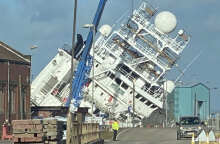 Πλοίο έπεσε πάνω σε αποβάθρα στο Λιθ της Σκωτίας