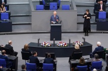 Βασιλιάς Κάρολος: Ιστορική ομιλία στην Bundestag