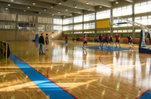 To κλειστό γήπεδο μπάσκετ «Παναγιώτης Γκάζγκας» στο Μετς