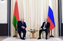 Ουκρανία: Ο πρόεδρος της Λευκορωσίας Αλεξάντρ Λουκασένκο καλεί σε εκεχειρία για αποτροπή «πυρηνικής ανάφλεξης» - Ζητά την έναρξη συνομιλιών χωρίς όρους.