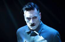 «Η άνοδος του Αρτούρο Ούι» του Μπέρτολτ Μπρεχτ σε σκηνοθεσία Άρη Μπινιάρη:Κριτική για την παράσταση στο Θέατρο ARK