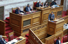 Αντιπαράθεση Βορίδη - Τσίπρα για την τροπολογία - μπλόκο στο κόμμα Κασιδιάρη