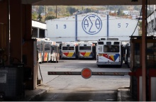 Λεωφορείο του ΟΑΣΘ σε αμαξοστάσιο στη Θεσσαλονίκη