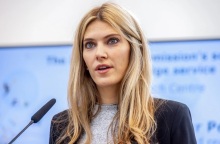 Εύα Καϊλή: Με προσέβαλαν ως γυναίκα - Να μην ντρέπεται η κόρη μου για εμένα