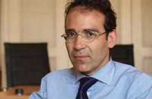 Ο καθηγητής Γιώργος Παγουλάτος