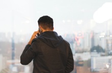 Τα τηλεφωνήματα στο κινητό συνδέονται με αυξημένο κίνδυνο για υψηλή αρτηριακή πίεση