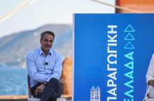 Ο Κυριάκος Μητσοτάκης στα Ναυπηγεία Ελευσίνας