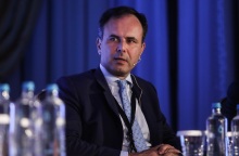 Παγκόσμια Ημέρα κατά της Ομοφοβίας, της Αμφιφοβίας και της Τρανσφοβίας: Το μήνυμα του Αλέξη Πατέλη στο TikTok ενάντια στις διακρίσεις.