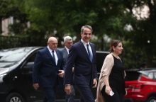 Ο Κυριάκος Μητσοτάκης μεταβαίνει στο Προεδρικό Μέγαρο για να παραλάβει τη διερευνητική εντολή