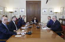 Σύσκεψη πολιτικών αρχηγών στο Προεδρικό Μέγαρο
