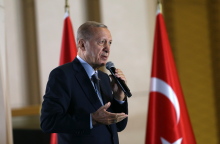 Ο Ρετζέπ Ταγίπ Ερντογάν μετά την εκλογική του νίκη