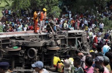 Ινδία - Σύγκρουση τρένων:«Εντοπίσαμε τα αίτια και τους υπεύθυνους», λένε οι αρχές