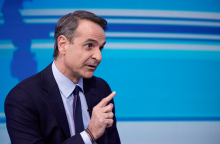 Live η συνέντευξη Μητσοτάκη στο κεντρικό δελτίο της ΕΡΤ