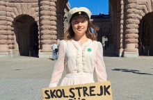 Η Γκρέτα Τούνμπεργκ αποφοιτά από το λύκειο και τερματίζει τη σχολική της απεργία