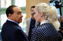 Ο Σίλβιο Μπερλουσκόνι με την σύντροφό του Marta Fascina © Pier Marco Tacca/Getty Images