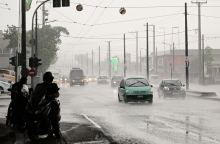 Βροχή στο κέντρο της Αθήνας