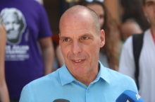 Ο Γιάνης Βαρουφάκης, αφού ψήφισε