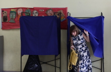 H Kατερίνα Σακελλαροπούλου στην κάλπη