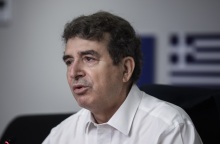 Χρυσοχοΐδης: Ενημέρωση για τα θέματα του ΕΚΑΒ