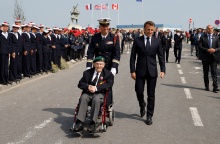 Ο Λεόν Γκοτιέ σε εκδήλωση μνήμης για την Απόβαση στη Νορμανδία, μόλις πριν ένα μήνα